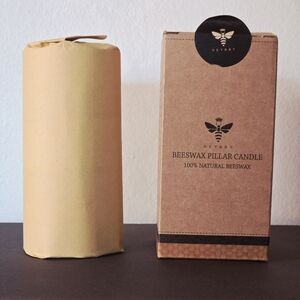 Deybby Beeswax Pillar Candle